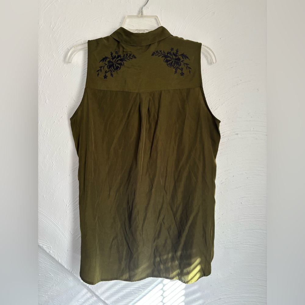 Express Olive Sleeveless Button-Up Women's Top Sz M